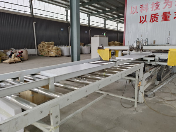 擠塑板是什么材料做的，擠塑板有什么作用